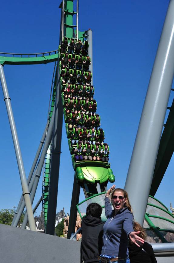 A famosa montanha-russa do Hulk no parque da Universal, em Orlando, na Flórida - Estados Unidos